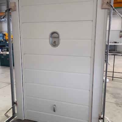 Basculante Coibentata Con Pannelli Tipo Goias Ral 9010